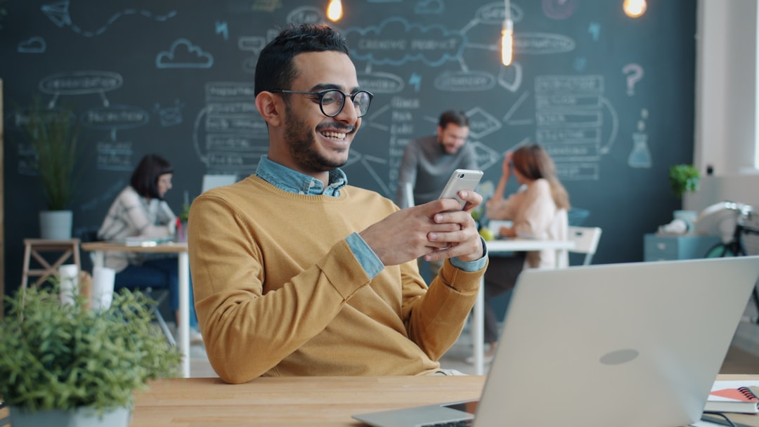 Design UI/UX en Afrique de l'Ouest : Comment Google Stitch révolutionne les interfaces 3G 5 Design UI/UX en Afrique de l’Ouest : Comment Google Stitch révolutionne les interfaces 3G